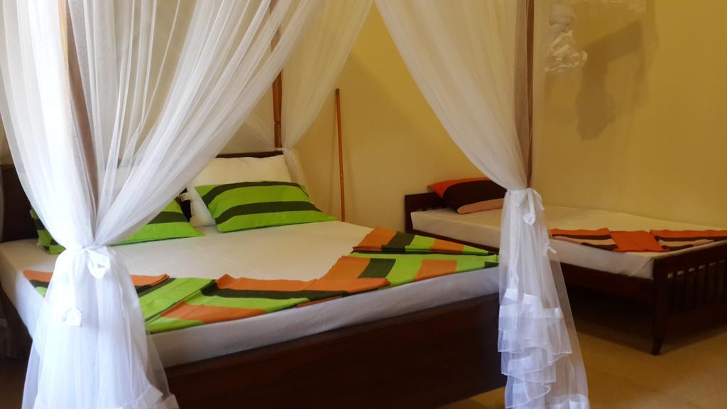 Golden Beach Rest Hotel Tangalle Exterior photo