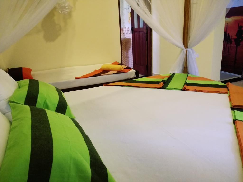 Golden Beach Rest Hotel Tangalle Exterior photo