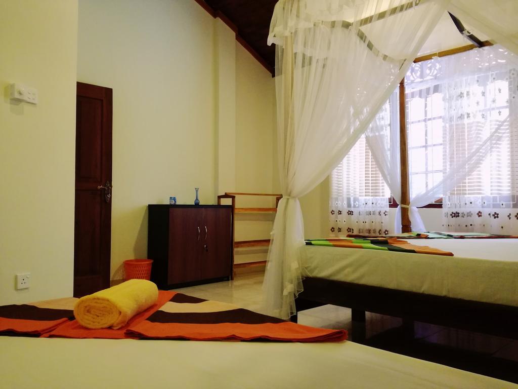 Golden Beach Rest Hotel Tangalle Exterior photo