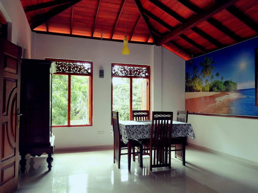 Golden Beach Rest Hotel Tangalle Exterior photo