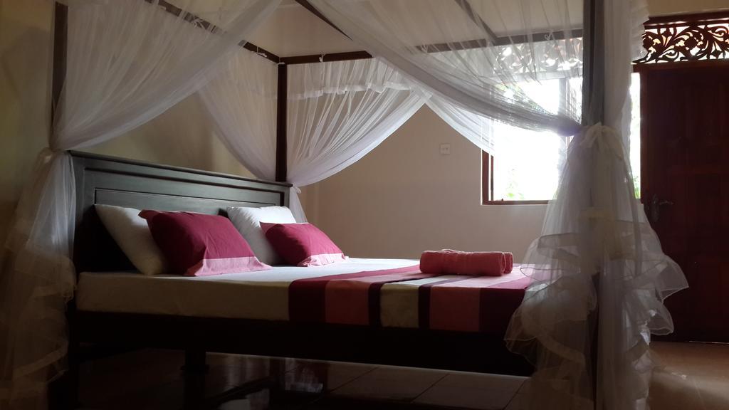 Golden Beach Rest Hotel Tangalle Exterior photo