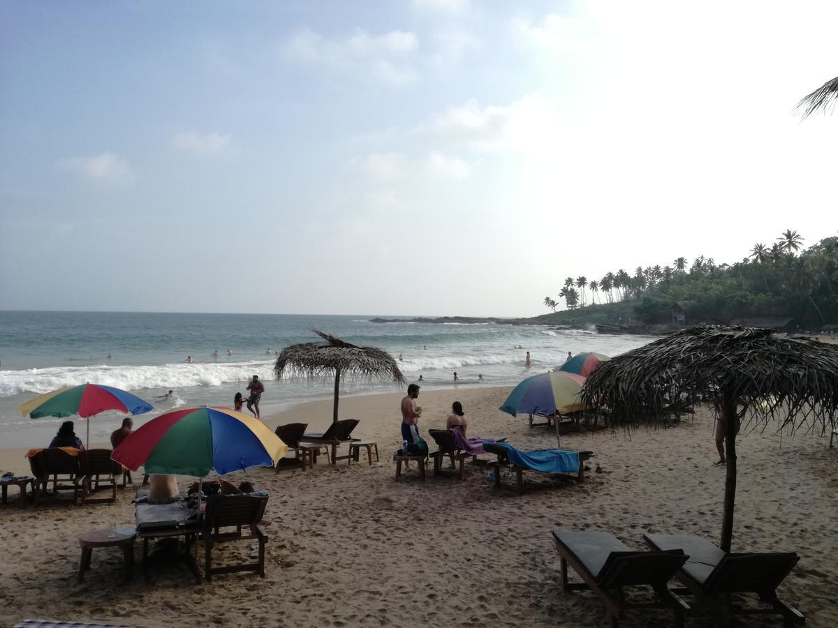 Golden Beach Rest Hotel Tangalle Exterior photo