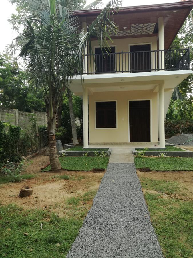 Golden Beach Rest Hotel Tangalle Exterior photo